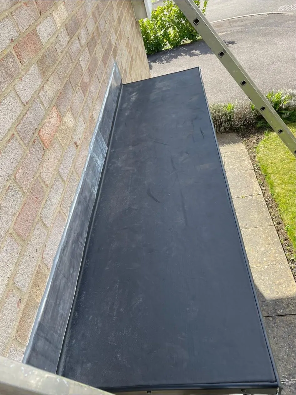 New EPDM rubber flat roof fitted on an extension
